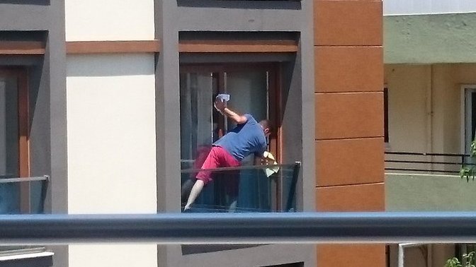 Cam silen bir erkek görseniz ne düşünürsünüz?