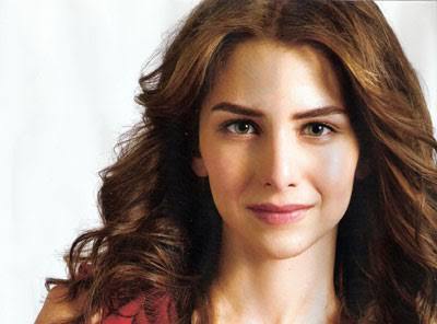 Leyla ile Mecnunun yeniden başlayacağı gündem konusu iken sizce başlarsa leyla kim olmalı?