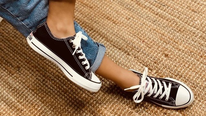 Bu zamanda Converse giyilir mi?