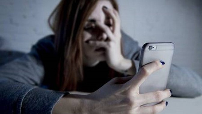 Flört ettiğiniz kişiyi stalklar mısınız?