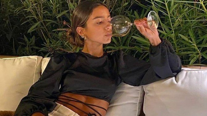 Başım ağrıdığı için topuzu alttan yapıyorum, kuzenim yaşlı gösteriyor dedi. Sizce haklı mı?