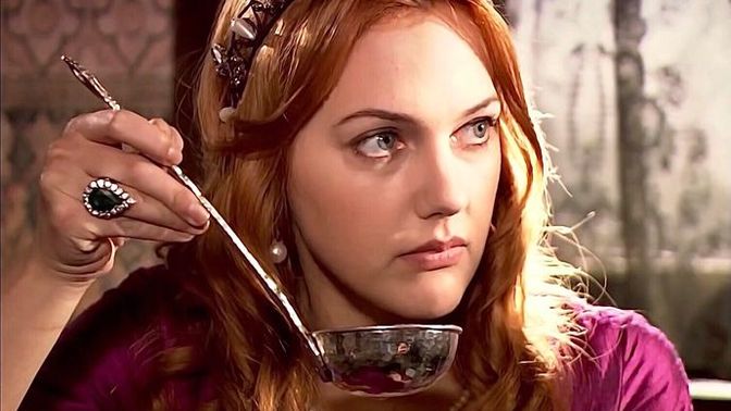 Sevgilim Hürrem Sultan'a dönüşmeye başladı ne yapmalıyım?