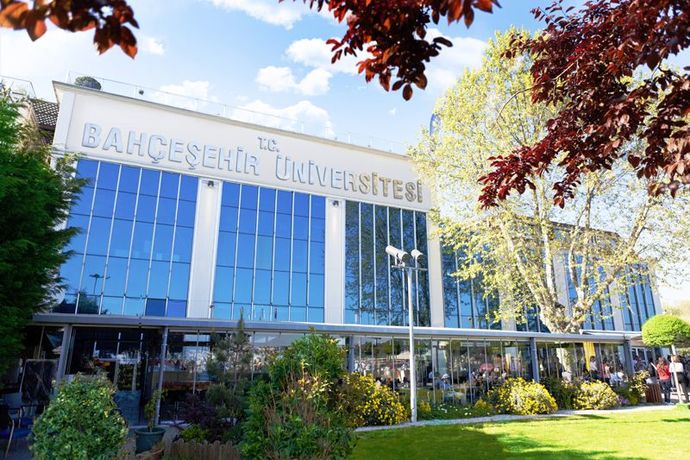 Bahçeşehir Üniversitesi yüzde 50 burslu yapay zeka bölümünü kazanırsam nasıl olur?