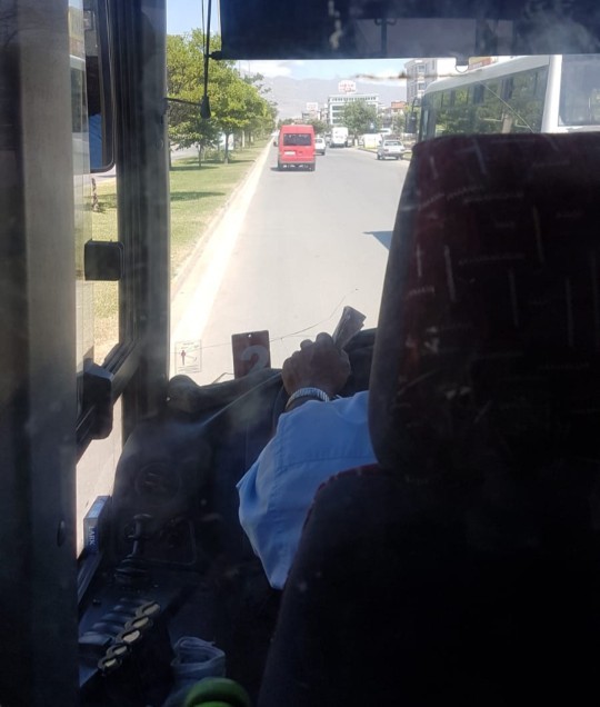 Sizce belediye otobüsü ile yolculuğun olmazsa olmazları nelerdir?
