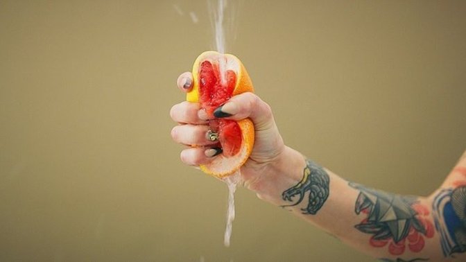 Kadın boşalması olarak bilinen Squirt gerçekten var mı yoksa bir efsane mi?
