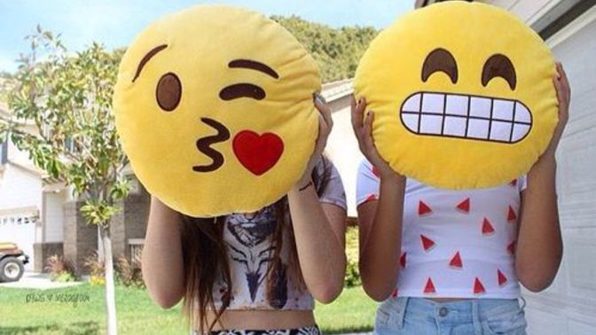 En sinir bozucu emoji hangisi? 😊