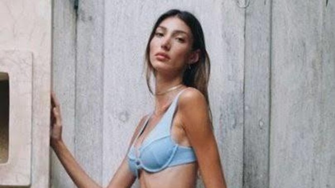Allah aşkına bu kadın Türkiye güzeli olmayı hak etti mi sizce? Fiziği aşırı zayıf değil mi?