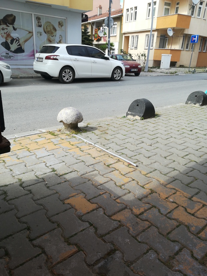 Şu an ne yapıyorsunuz, emojiyle de anlatabilirsin 🏊🧖♀️🛌🥺?