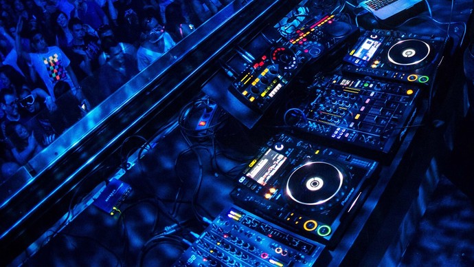 DJ olmak mı dövme sanatçısı olmak mı?