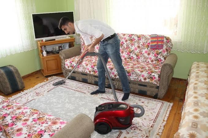 Erkekler ev işlerinde karısına yardımcı olmalı mı?
