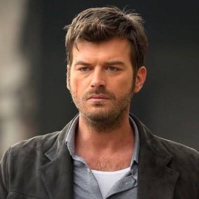 Kıvanç Tatlıtuğ Sizce En İyi Performansını Hangi Dizide Sergilemiştir?