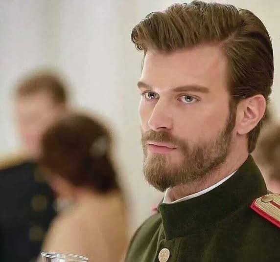Kıvanç Tatlıtuğ Sizce En İyi Performansını Hangi Dizide Sergilemiştir?