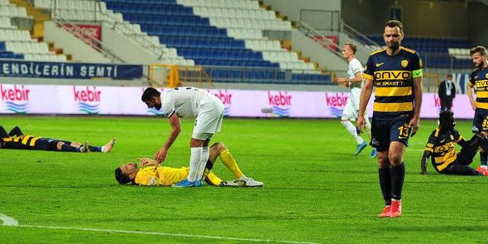 Ankaragücü ve Gençlerbirliğinin küme düşmesiyle 41 yıl sonra Süper Ligde Başkent temsilcisi kalmadı, ne düşünüyorsunuz?