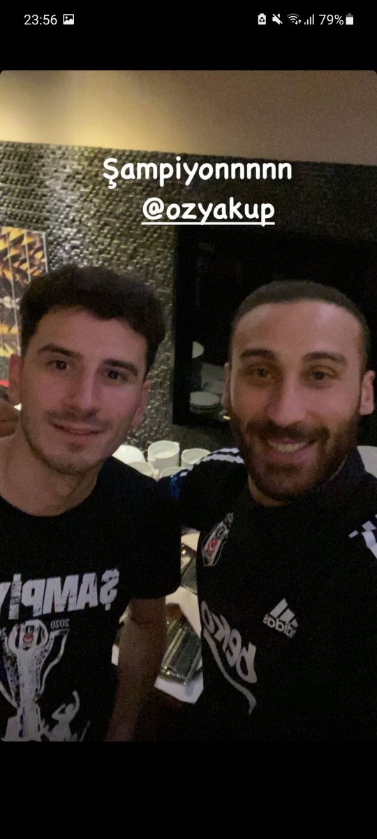 Sizcede Oğuzhan Özyakup hem çok tatlı, hemde yakışıklı değılmı?