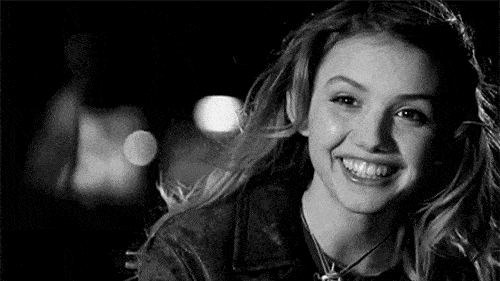 Gülüşüne aşık olduğunuz biri oldu mu?