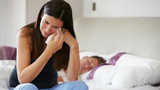 45 yaşında eşiniz tarafından aldatılsanız ben bir daha evlenemem korkusu yüzünden, eşinizin aldatmasını sineye çeker misiniz?