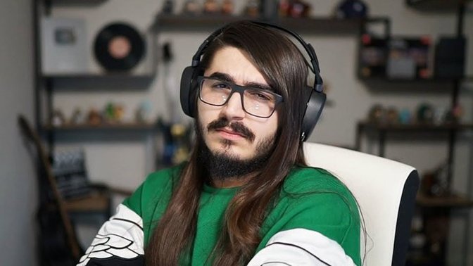 24 yaşında Playstation oynayan erkek itici midir sizce?
