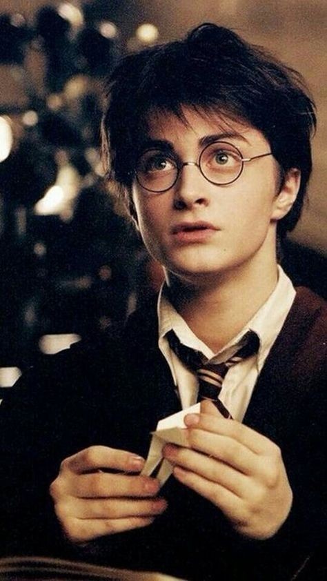 Kızlar harry Potter filminde sizce draco daha yakışıklı ve çekici değilimi dracoya aşığım?