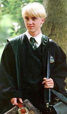 Kızlar harry Potter filminde sizce draco daha yakışıklı ve çekici değilimi dracoya aşığım?