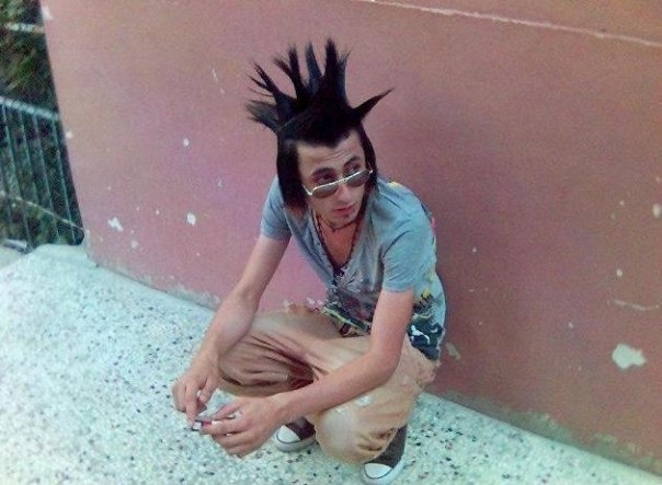 Sevgiliniz artık saçlarını apaçi modelinde şekillendirse ne yaparsınız?