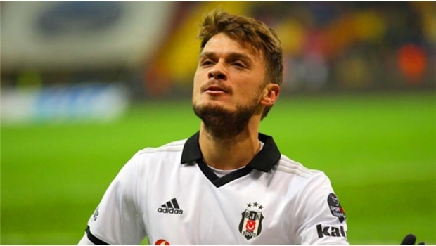 Senin için iyi bir forvet oyuncusunda hangi özellikler olmalıdır?