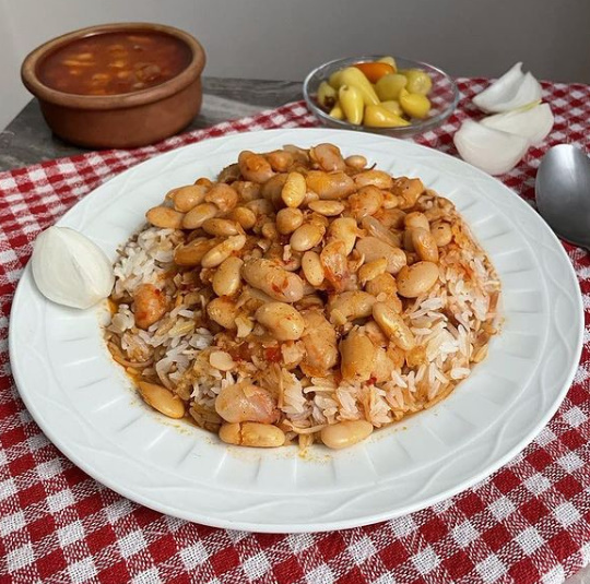 Kuru fasulye ve pilav mı yoksa nohut ve pilav m daha iyi ikili olur?