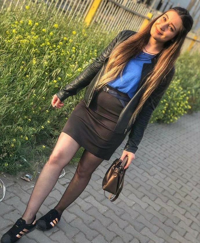 Arkadaşlar ince çorapla spor ayakkabı giydim, sizce nasıl olmuş?