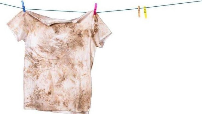 Beyaz kıyafetten pas lekesi nasıl çıkar?