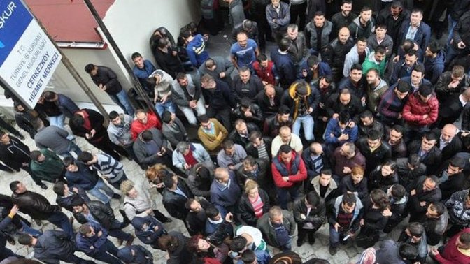 TÜİK: İşsiz sayısı 4 milyonu geçti; her dört gençten biri işsiz! Sizce neden bu kadar işsizlik var?