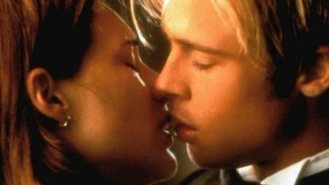 Sevdiğin insana yakınlaşmadan durabilir misin?