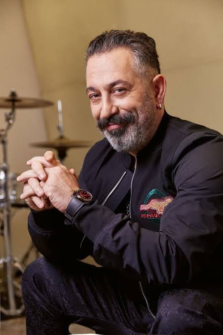 Si̇zce Türki̇yeni̇n en i̇yi̇ komedyeni̇ ki̇m?