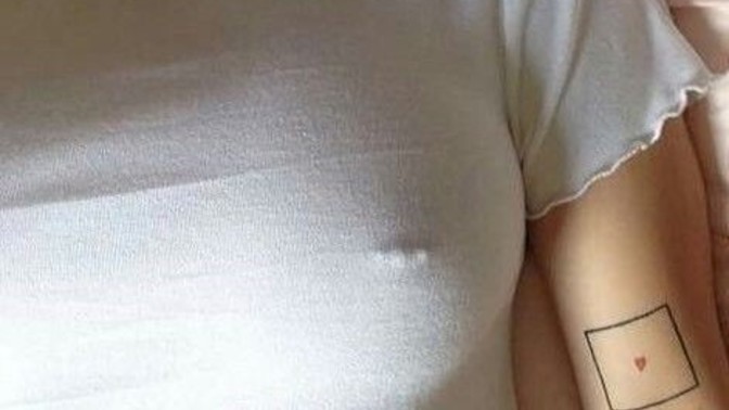 Ni̇pple pi̇erci̇ng i̇ti̇ci̇ mi̇ çeki̇ci̇ mi̇?