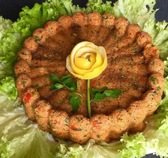 Kısıra çiğ salça mı konulur?