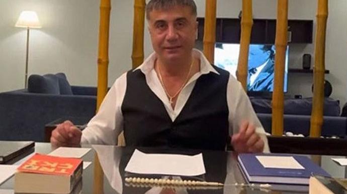 Sedat PEKER ile bir fotoğrafınız olsa, sosyal medyada siler miydiniz yoksa paylaşır mıydınız?