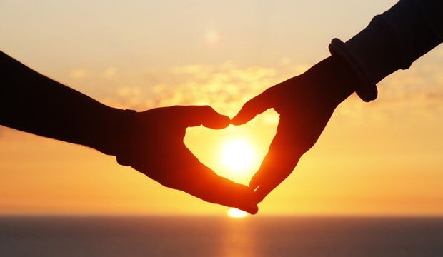 AŞIK Olmak Kalpten Sevmek Sizlere Göre Aşk Nedir? Bana Göre Aşk Kalbinden Gerçekten Çok Sevmek Ömrün sonuna kadar sevmek demektir?