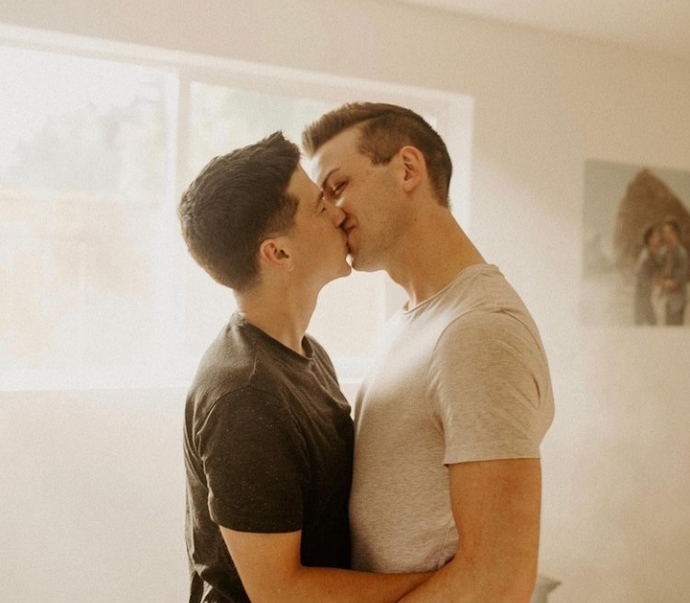Türkiyede gizli Gay sayısı neden çok fazla arkadaşım Gay ona 2 günde tam 197 tane mesaj gelmiş c2 uygulamasında?