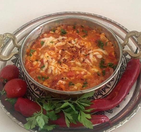 Toplanın menemen mi sucuklu yumurta mı?