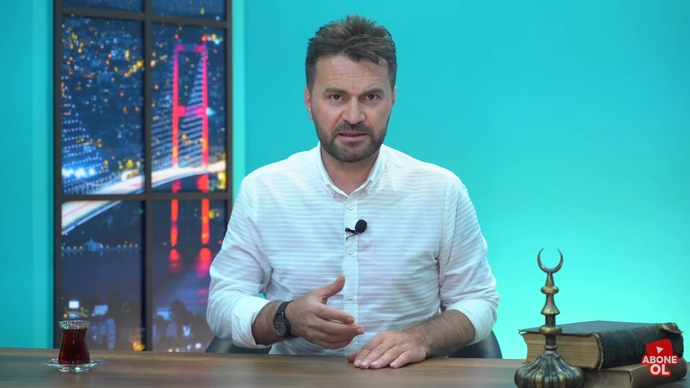 Arkadaşlar bu adam milli ve dini duyguları sömüren birimi?
