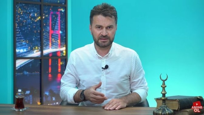 Arkadaşlar bu adam milli ve dini duyguları sömüren birimi?