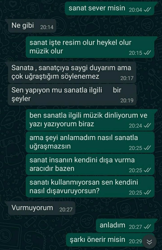 Arkadaşlar bu cocuk benimle konusmaya isteksiz mi gercekten yoksa simarmis ilgimden?