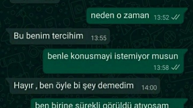 Arkadaşlar bu cocuk benimle konusmaya isteksiz mi gercekten yoksa simarmis ilgimden?