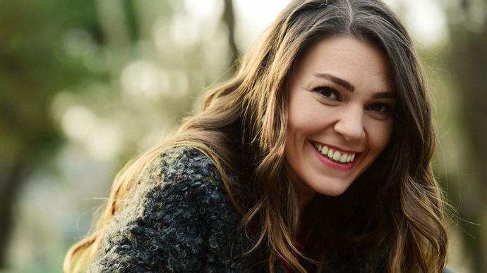 Leyla ile Mecnun dizisinin yeni Leylası Aslı Enver oldu! Sizce doğru bir seçim mi?