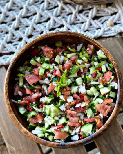 Salata kaç saat bekler?