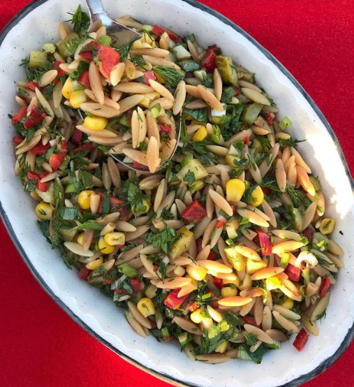 Arpa şehriye salatası nasıl yapılır?