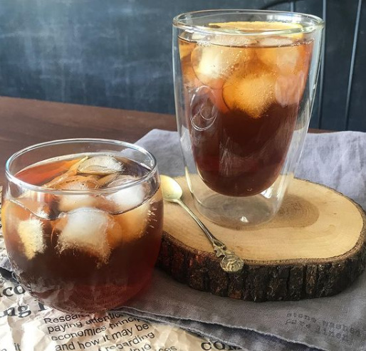 Şu sıcaklarda kola ve soda dışında önerebileceğiniz soğuk içecekler var mı?