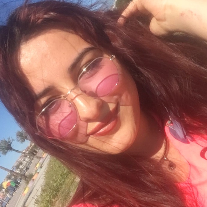 Ne giysem yakışmadığını düşünüyorum, taktığım takıların yakışmadığını düşünüyorum sizce neden?