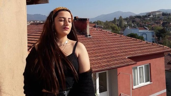 Ne giysem yakışmadığını düşünüyorum, taktığım takıların yakışmadığını düşünüyorum sizce neden?