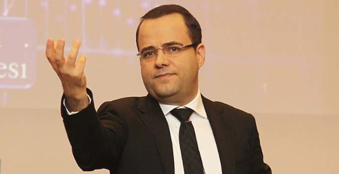 Özgür Demirtaş: Üniversiteler işsizliği 4 yıl boyunca ertelemeye yarayan yerler olmamalı. Üniversiteler hakkında ne düşünüyorsun?