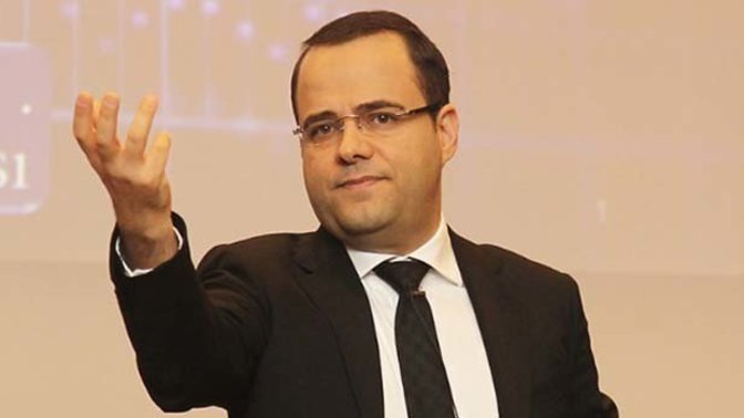 Özgür Demirtaş: Üniversiteler işsizliği 4 yıl boyunca ertelemeye yarayan yerler olmamalı. Üniversiteler hakkında ne düşünüyorsun?