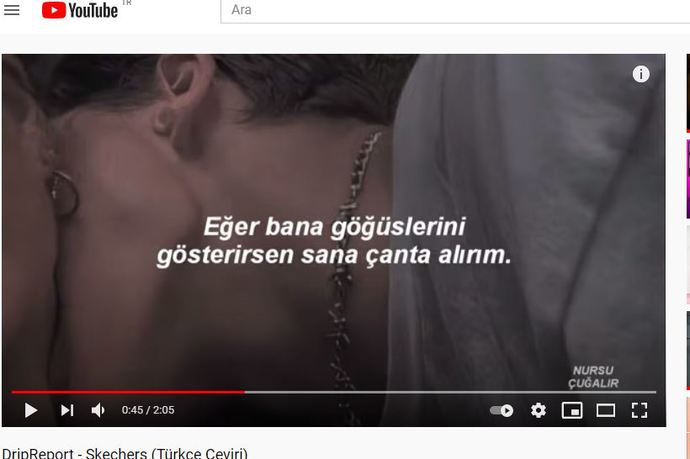 Şarkıların sözlerine dikkat eder misiniz?